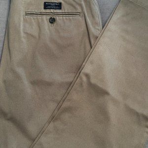 4 Pairs of Banana Republic Men's Pants